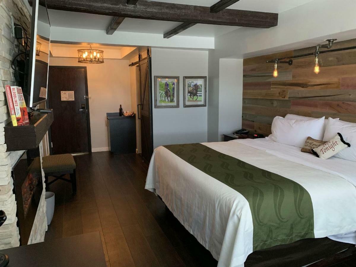 Cedar Stables Inn & Suites Сандъски Екстериор снимка
